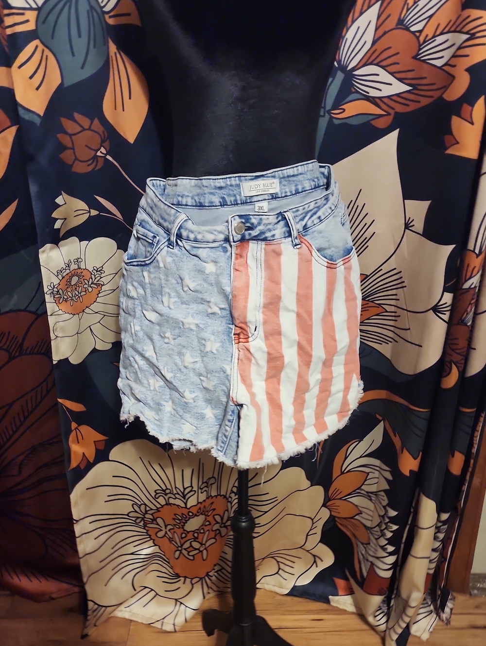 Judy Blue Two-Tone Distressed Denim Shorts - Light Blue/Coral